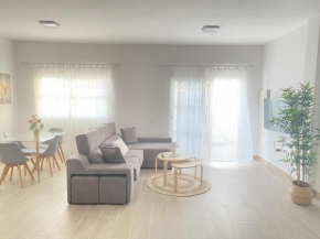 Amplio Apartamento con piscina cerca de Playa del Castillo